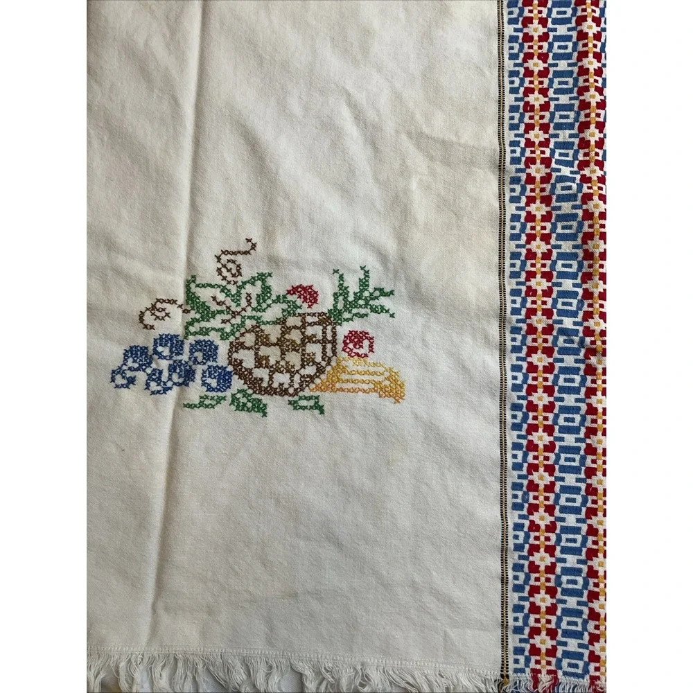 Tablecloth Embroidered And Woven Vintage Shabby Chic Cottage Core 44 X 50